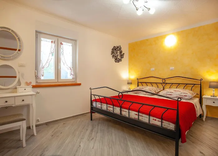 Pokrajac In Rovinjsko Selo - Haus Fuer 4-5 Personen